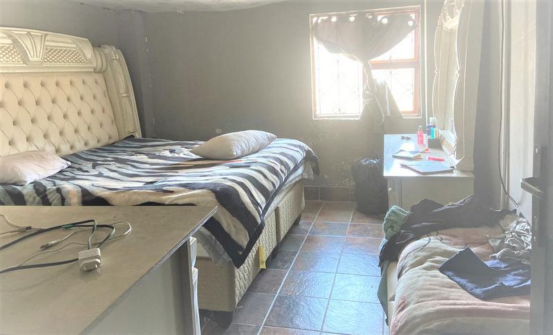 5 Bedroom Property for Sale in Ilitha Park Western Cape